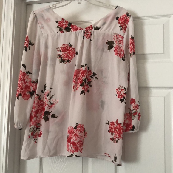 StitchFix Skies are blue blouse - Picture 2 of 2